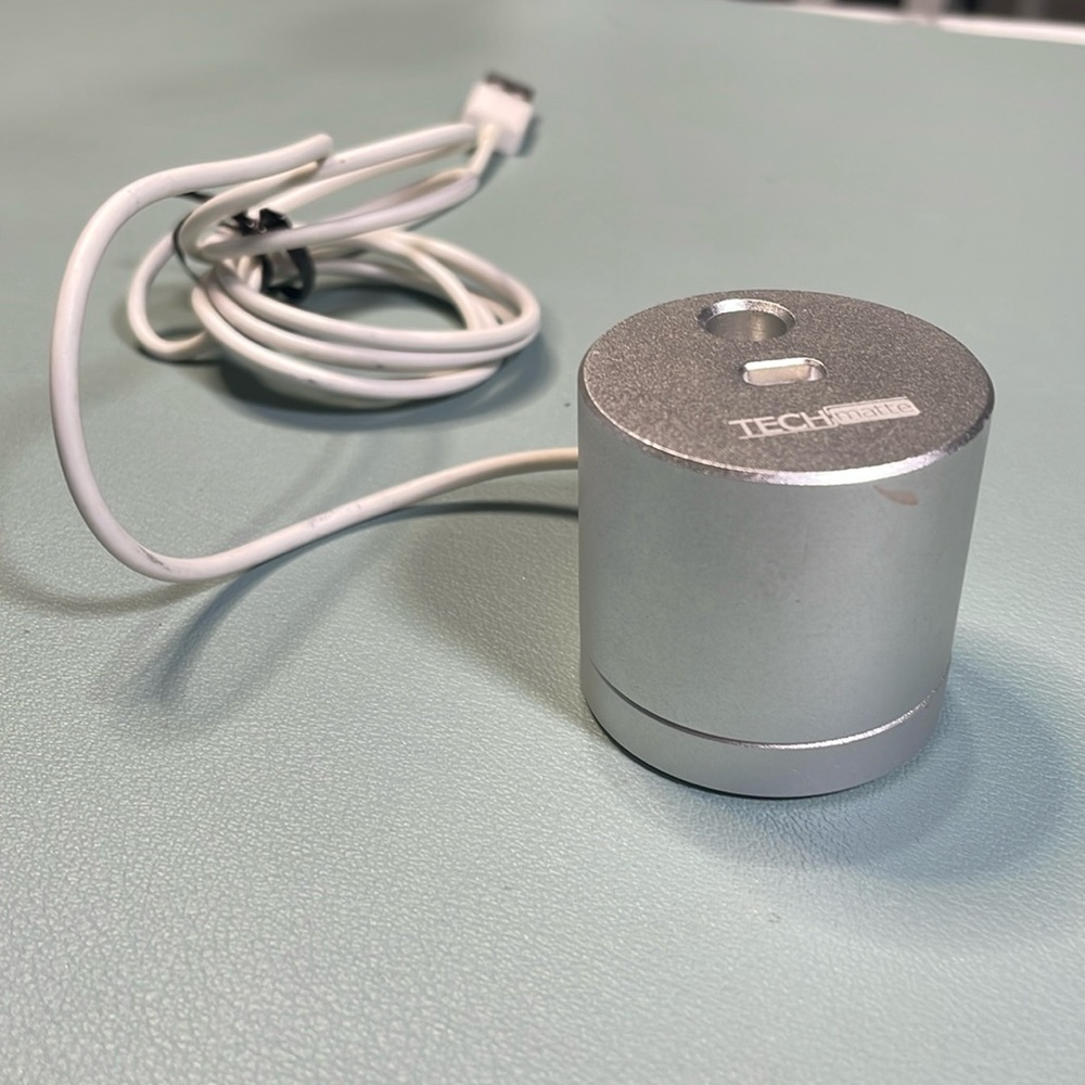 Apple first generation desk top charger